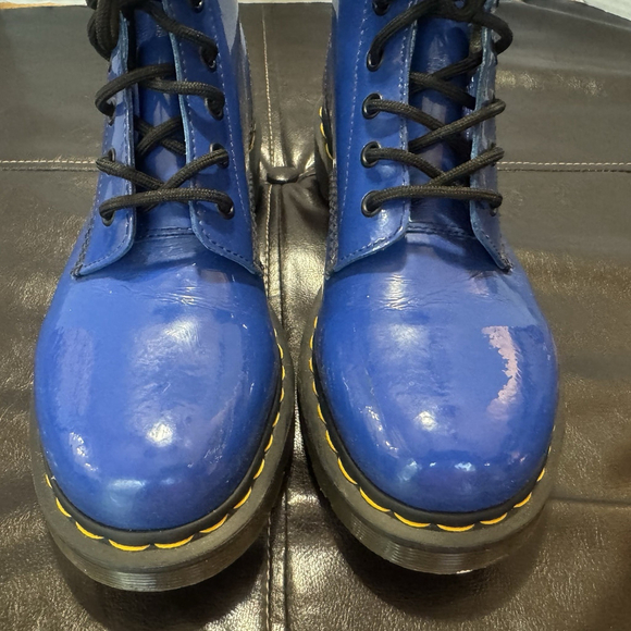 Dr. MARTENS 1460W Blue Patent Leather Combat Boot Size:9 Lace-Up - Picture 4 of 13